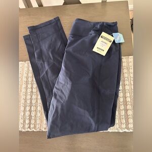 Women’s Noga Classic Slim leg pants size L x 33